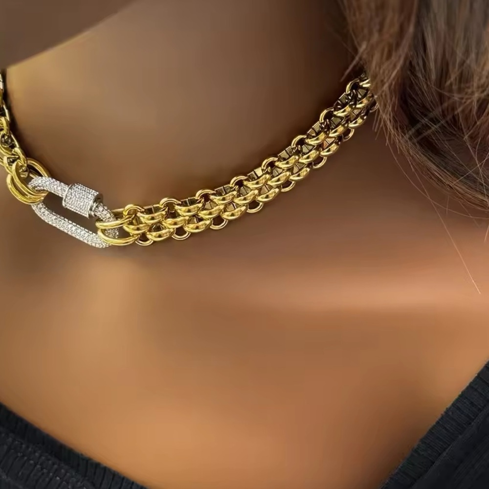Carabiner Lock Necklace - Picture 4 of 10